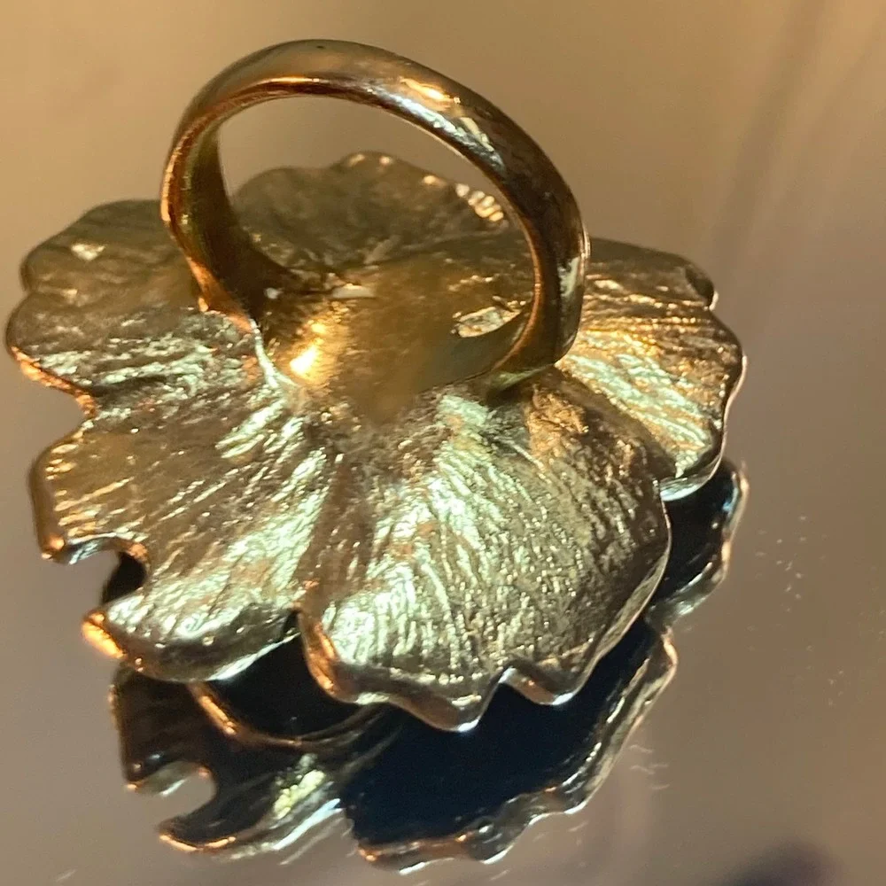 N/A gold tone